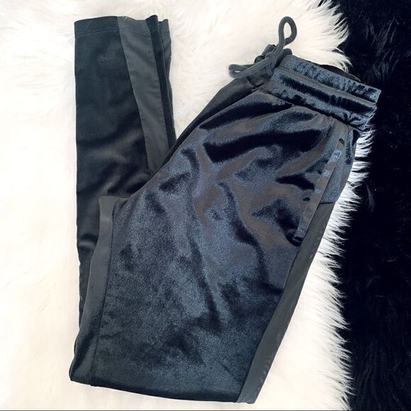 Forever 21 Black Velvet Drawstring Joggers Size Small - Picture 1 of 14
